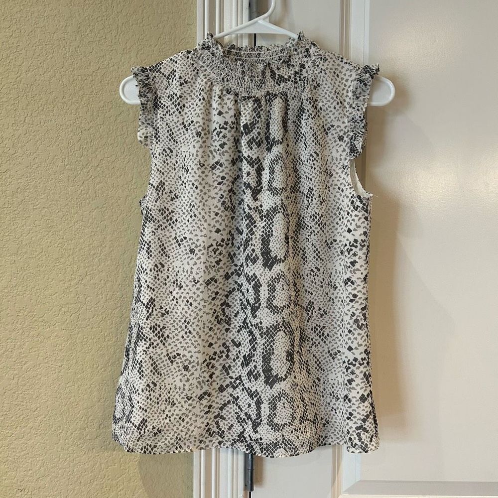 J‎ Crew women’s top snake skin smocked neckline ruffled sleeves size 0